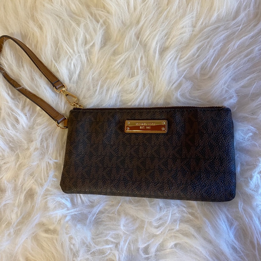 Michael Kors wristlet